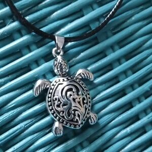 Silver Turtle Pendant Necklace